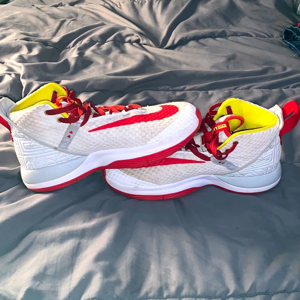 Nike Zoom Rise Basketball Sneakers